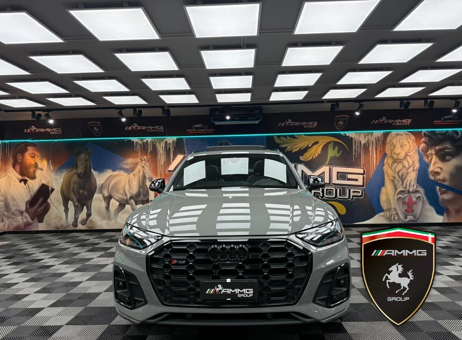 2021 Audi SQ5 Sportback TDI Sport Attitude, 2/15