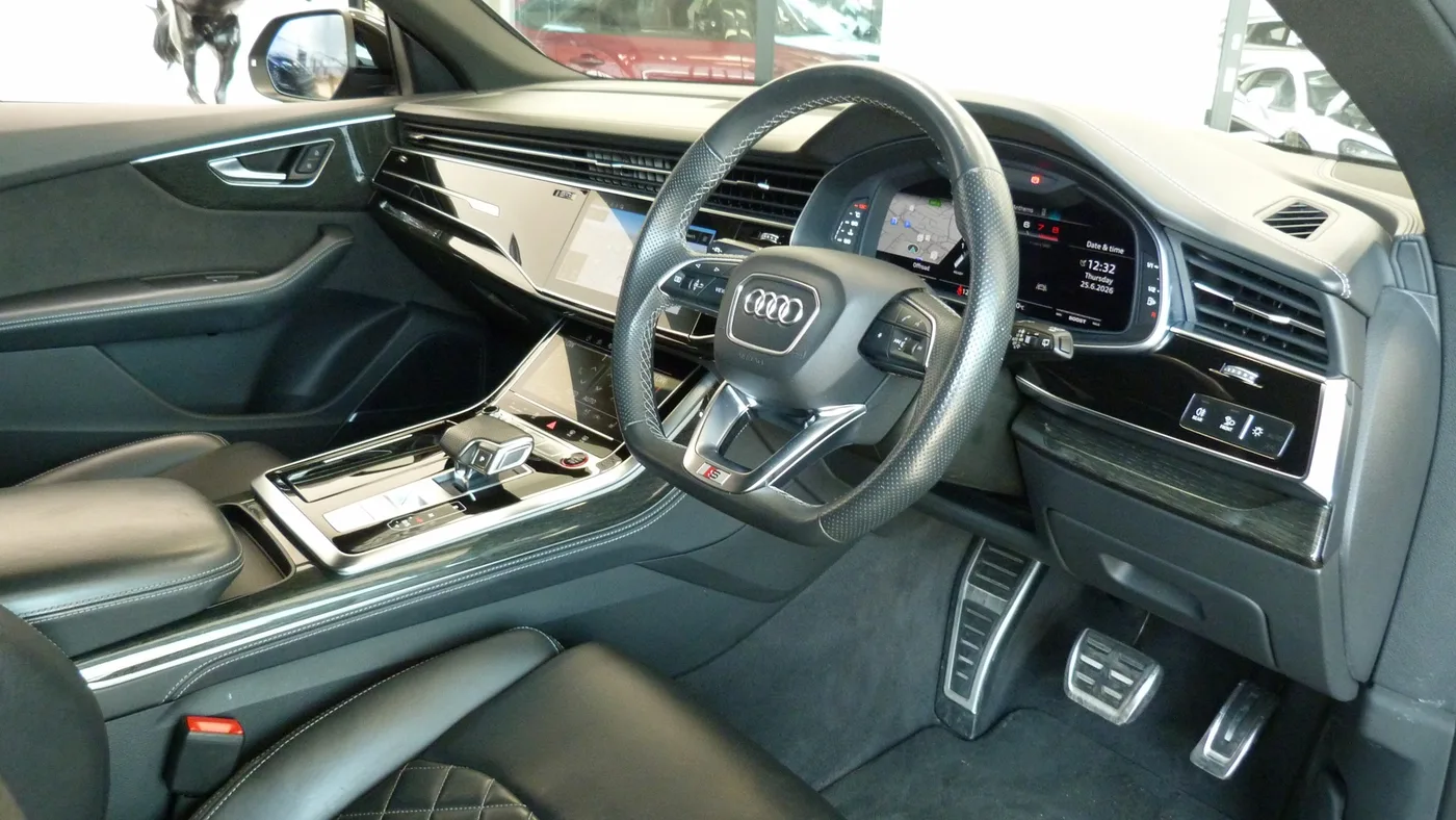 2021 Audi SQ8 angeboten von einer Vertragshändlergruppe in Cardiff, Vereinigtes Königreich, Foto 24 von 25