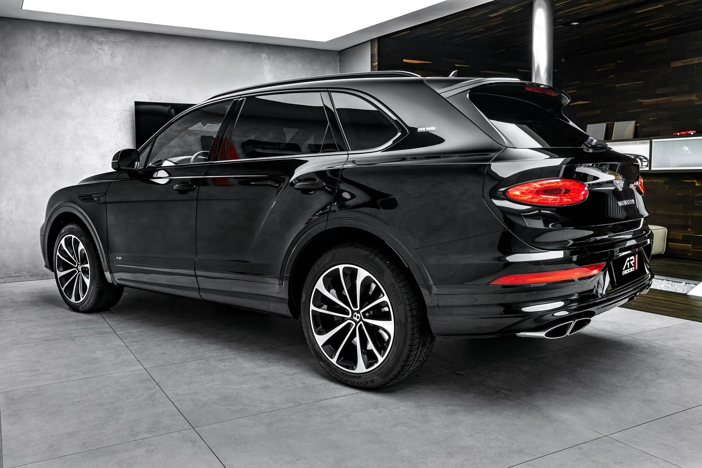 2021 Bentley Bentayga angeboten von einem Fachhändler in Ostrava, Tschechien, Foto 7 von 15