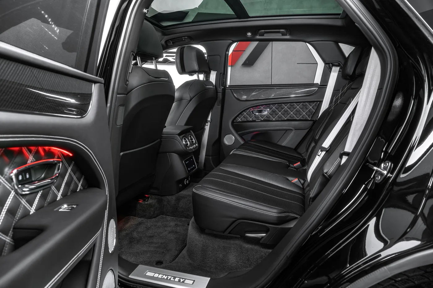 2021 Bentley Bentayga angeboten von einem Fachhändler in Ostrava, Tschechien, Foto 14 von 15