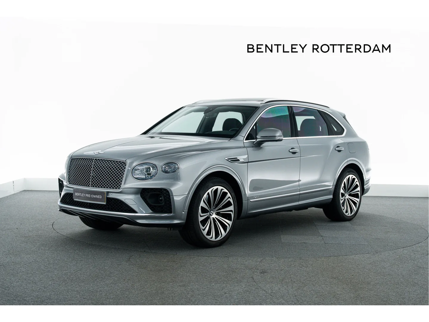 2021 Bentley Bentayga Hybrid proposée par un concessionnaire agréé Bentley à Rotterdam, Pays-Bas, photo principale