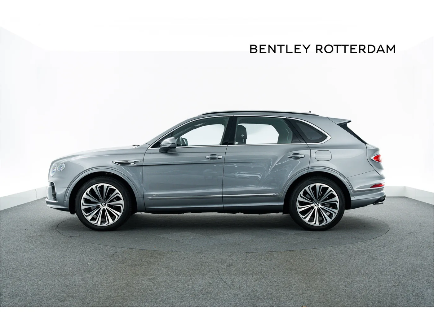 2021 Bentley Bentayga Hybrid angeboten von einem offiziellen Bentley-Vertragshändler in Rotterdam, Niederlande, Foto 2 von 15