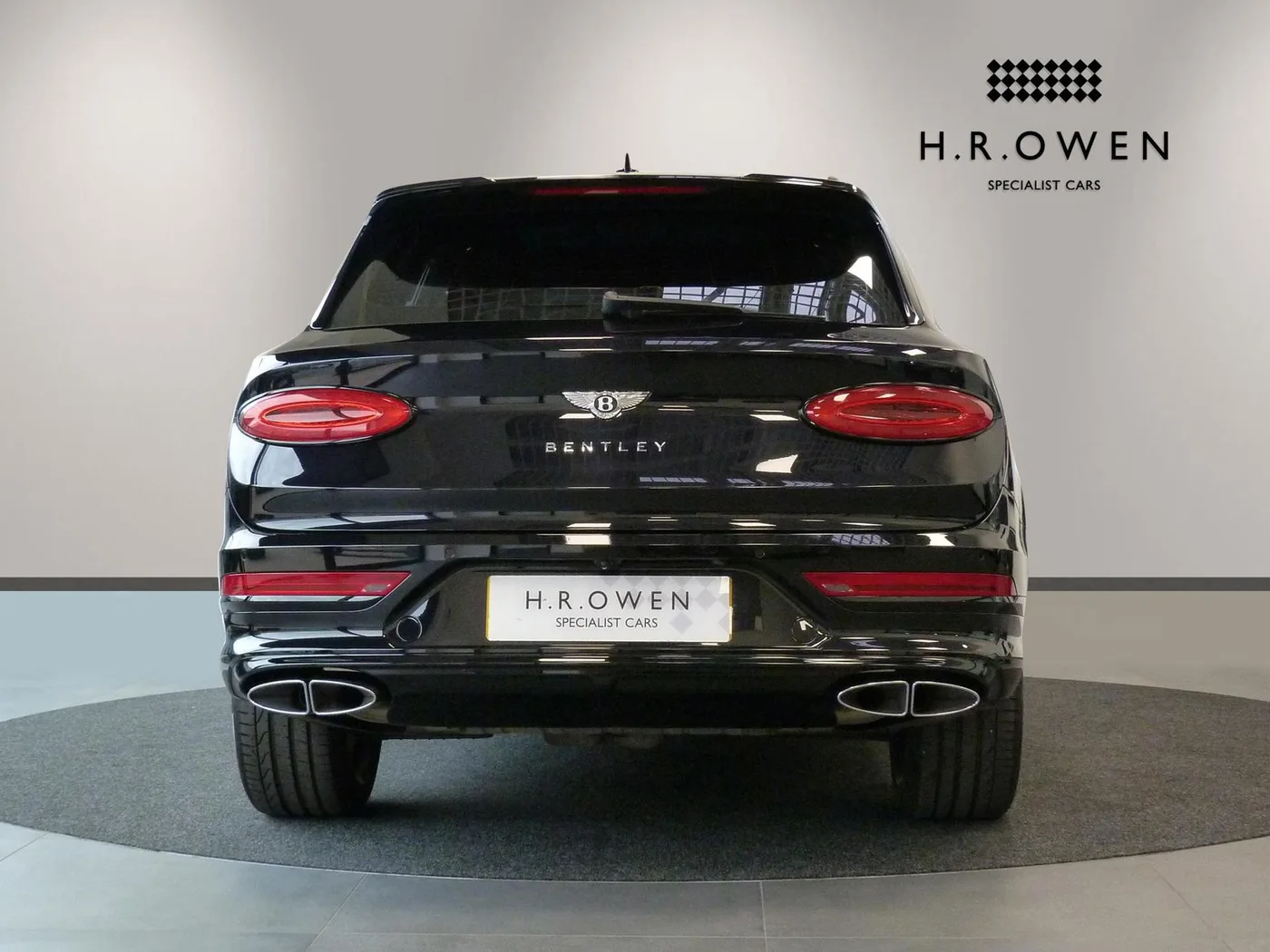 2021 Bentley Bentayga Hybrid offered by a franchised dealer group in Cheltenham, United Kingdom, photo 11 of 25