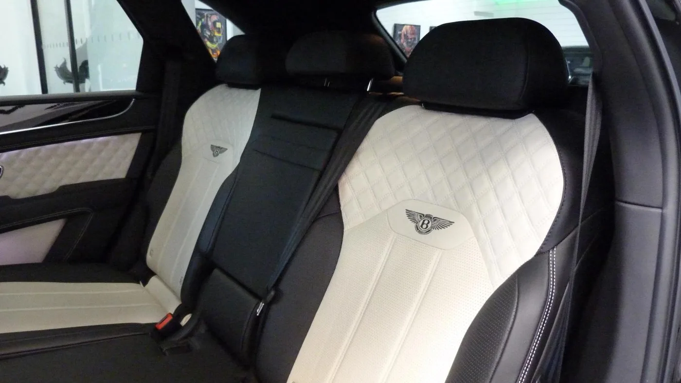 2021 Bentley Bentayga Hybrid offered by a franchised dealer group in Cheltenham, United Kingdom, photo 20 of 25