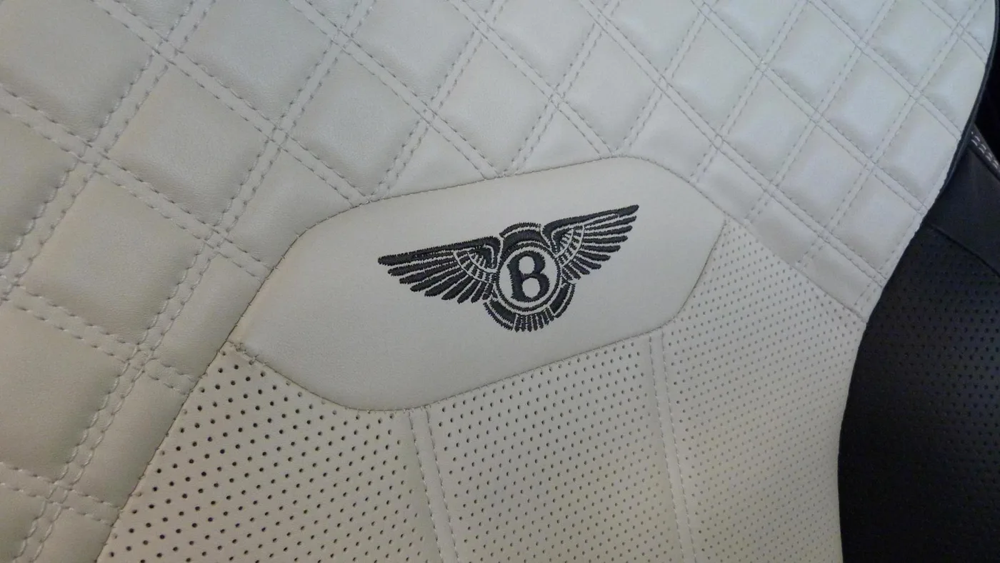 2021 Bentley Bentayga Hybrid offered by a franchised dealer group in Cheltenham, United Kingdom, photo 21 of 25