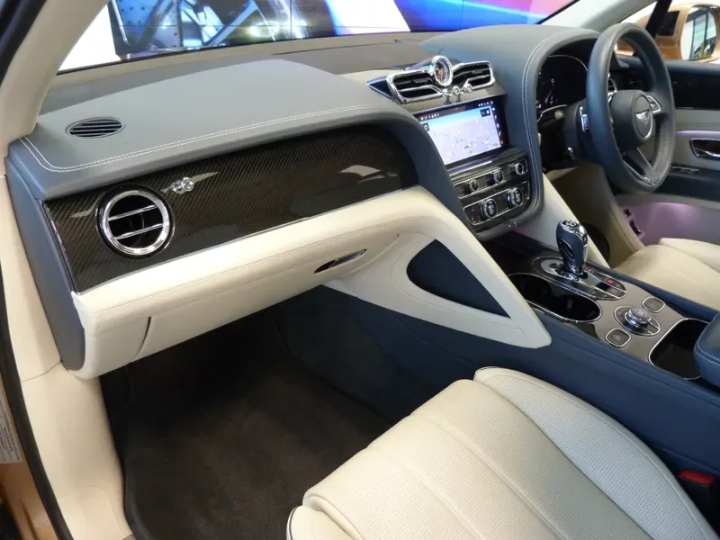 2021 Bentley Bentayga Hybrid, 3/28