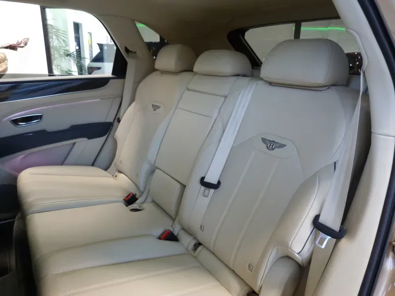 2021 Bentley Bentayga Hybrid, 15/28