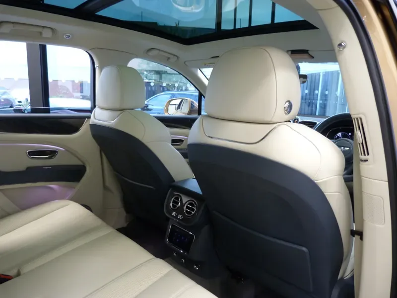 2021 Bentley Bentayga Hybrid, 16/28
