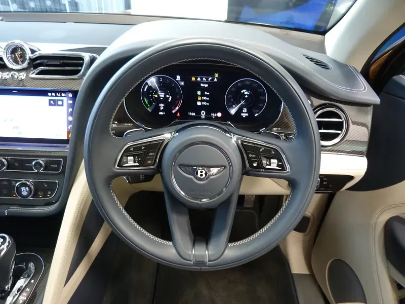 2021 Bentley Bentayga Hybrid, 17/28