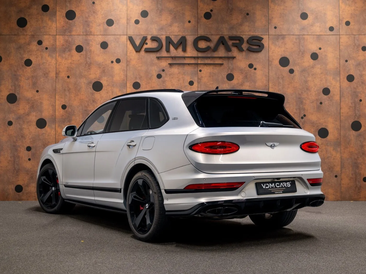 2021 Bentley Bentayga Hybrid offered by a supercar dealer in Gronau, Germany, photo 3 of 25
