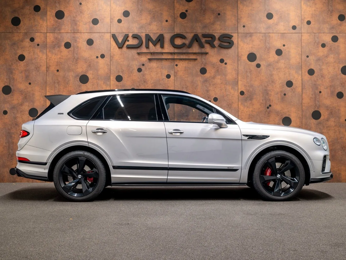 2021 Bentley Bentayga Hybrid offered by a supercar dealer in Gronau, Germany, photo 6 of 25