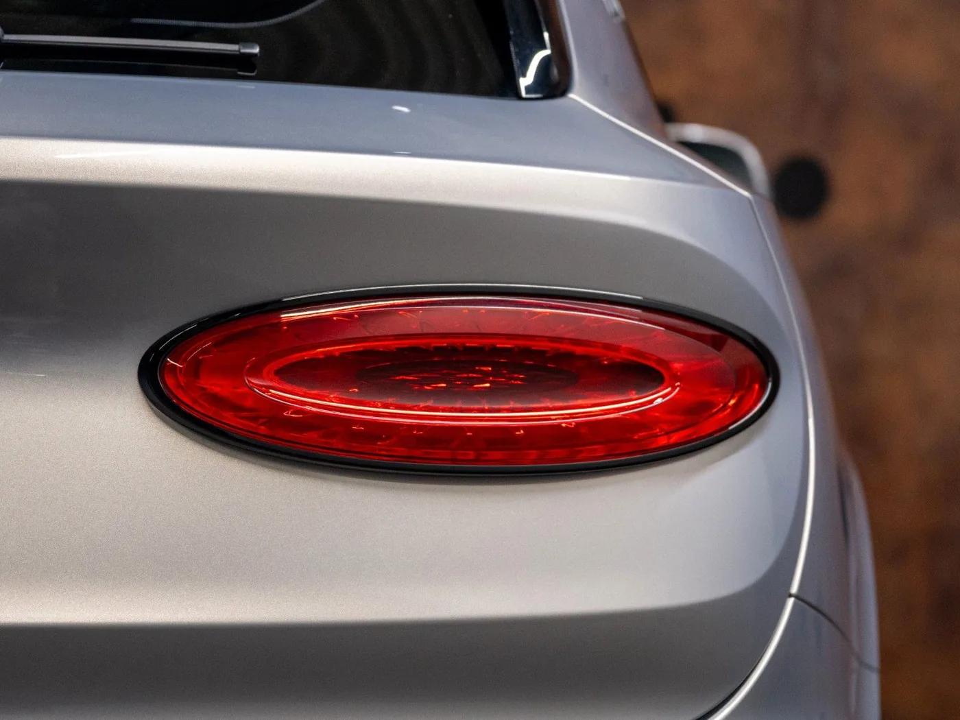 2021 Bentley Bentayga Hybrid offered by a supercar dealer in Gronau, Germany, photo 14 of 25