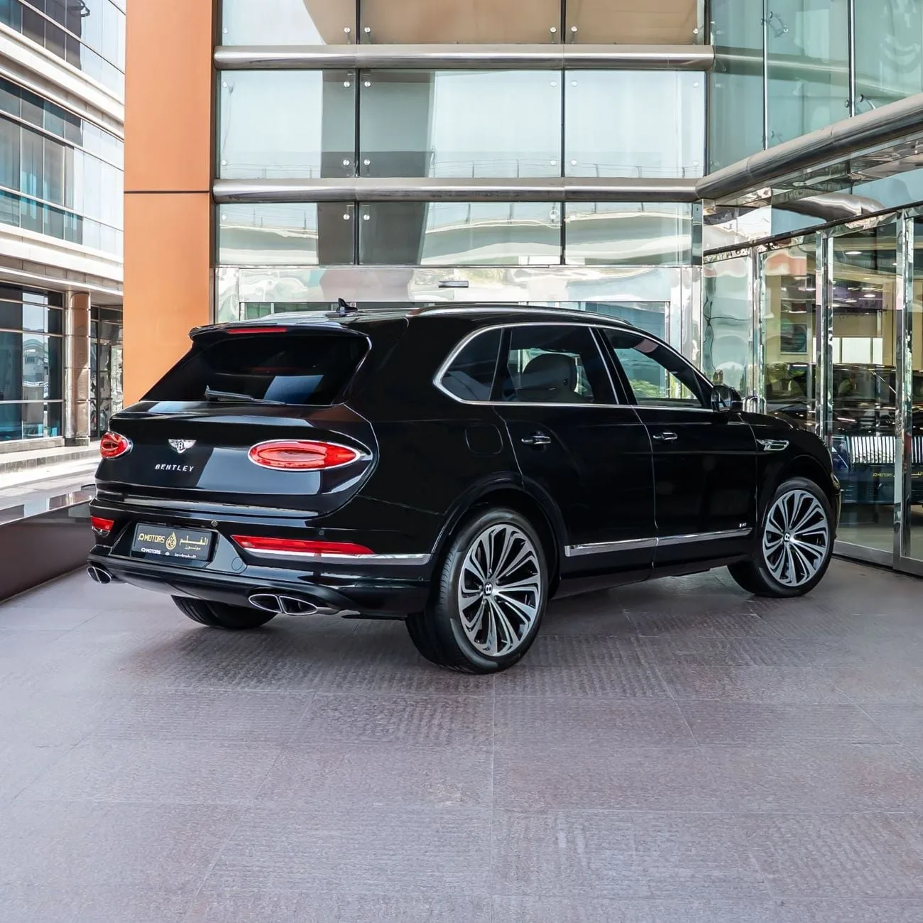 2021 Bentley Bentayga V8, 2/16