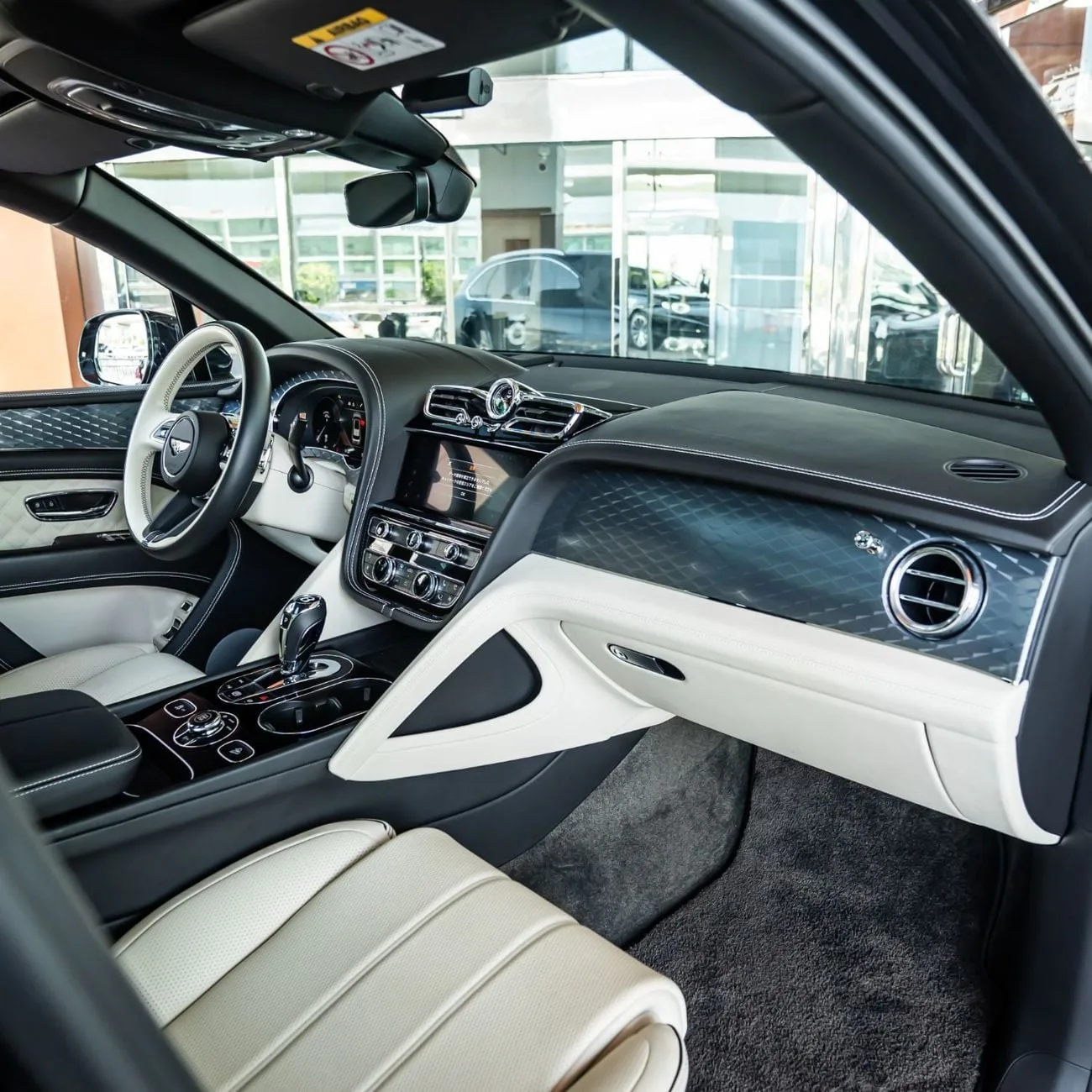 2021 Bentley Bentayga V8, 14/16