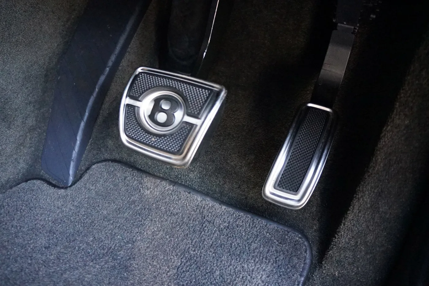 2021 Bentley Bentayga V8 angeboten von einer Vertragshändlergruppe in Ripley, Vereinigtes Königreich, Foto 22 von 25