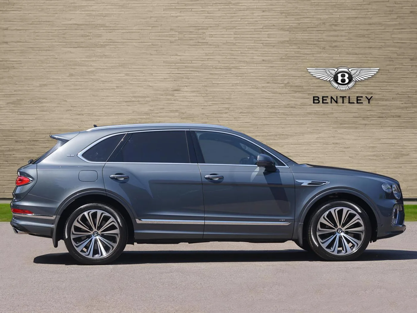 2021 Bentley Bentayga V8 angeboten von einer Vertragshändlergruppe in Ripley, Vereinigtes Königreich, Foto 7 von 25