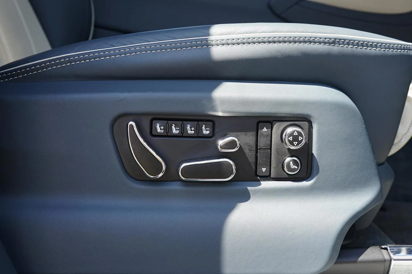 2021 Bentley Bentayga V8 angeboten von einer Vertragshändlergruppe in Ripley, Vereinigtes Königreich, Foto 14 von 25