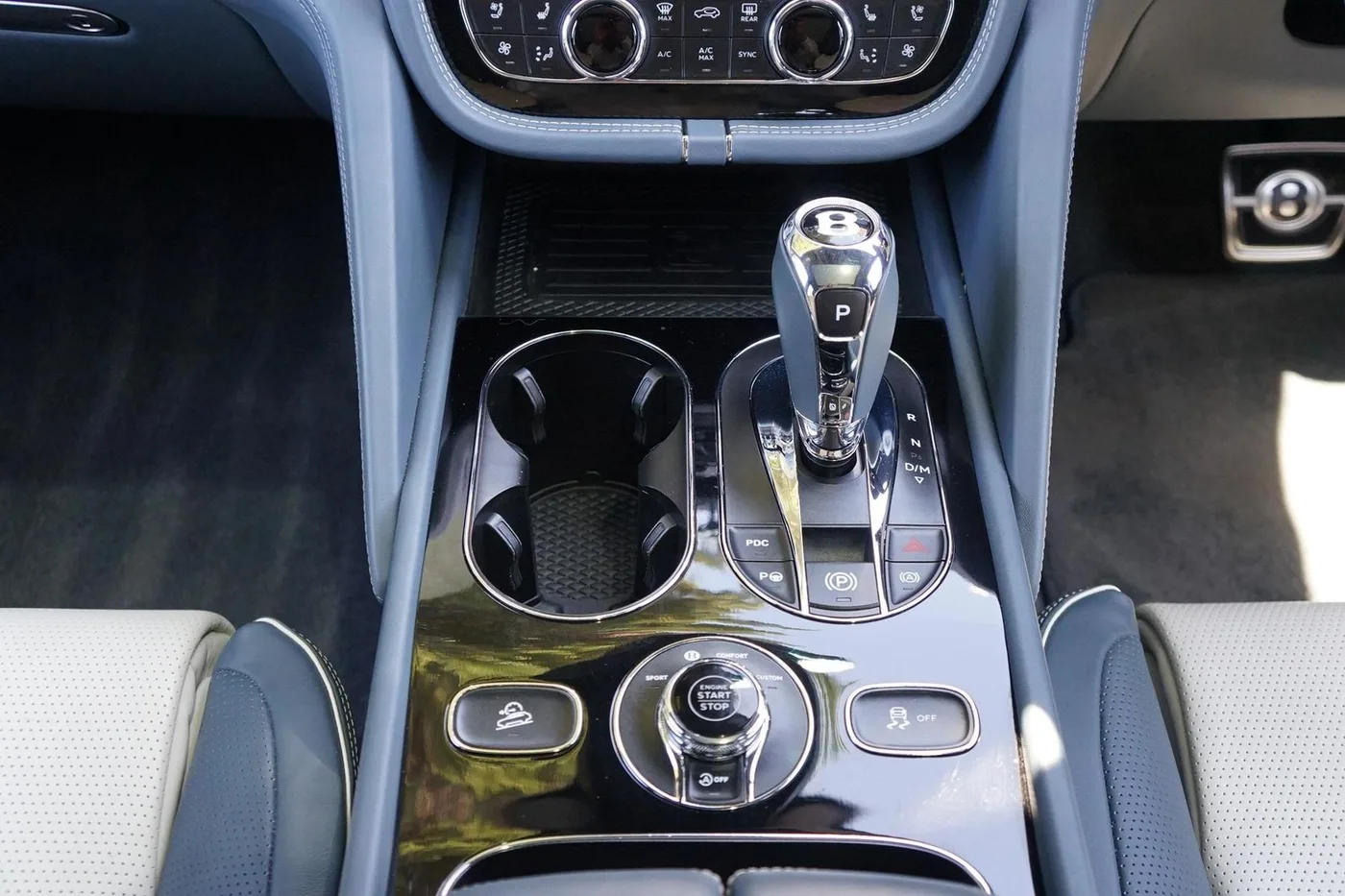 2021 Bentley Bentayga V8 angeboten von einer Vertragshändlergruppe in Ripley, Vereinigtes Königreich, Foto 16 von 25
