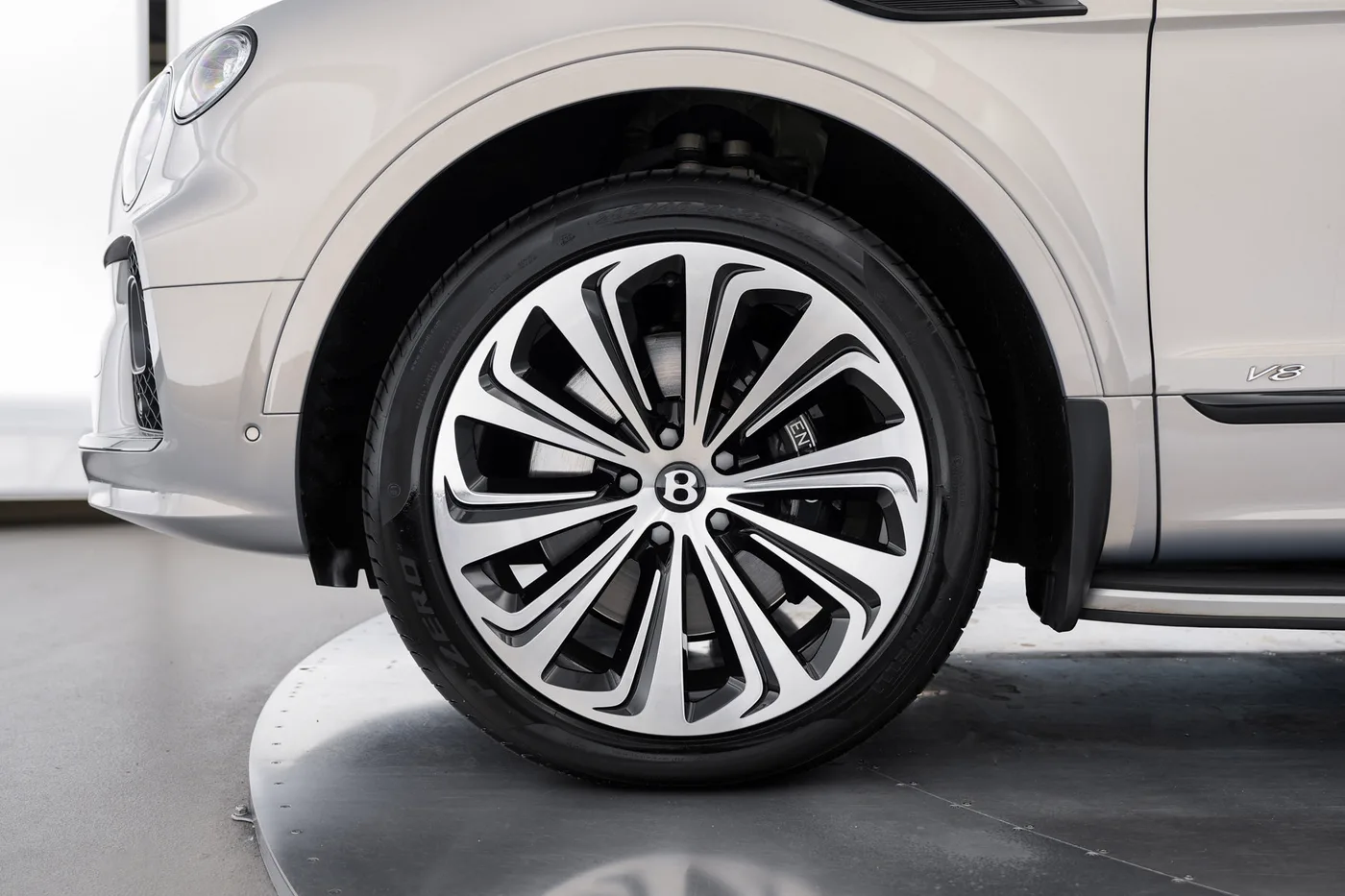 2021 Bentley Bentayga V8 angeboten von einer Vertragshändlergruppe in Hatfield, Vereinigtes Königreich, Foto 21 von 25