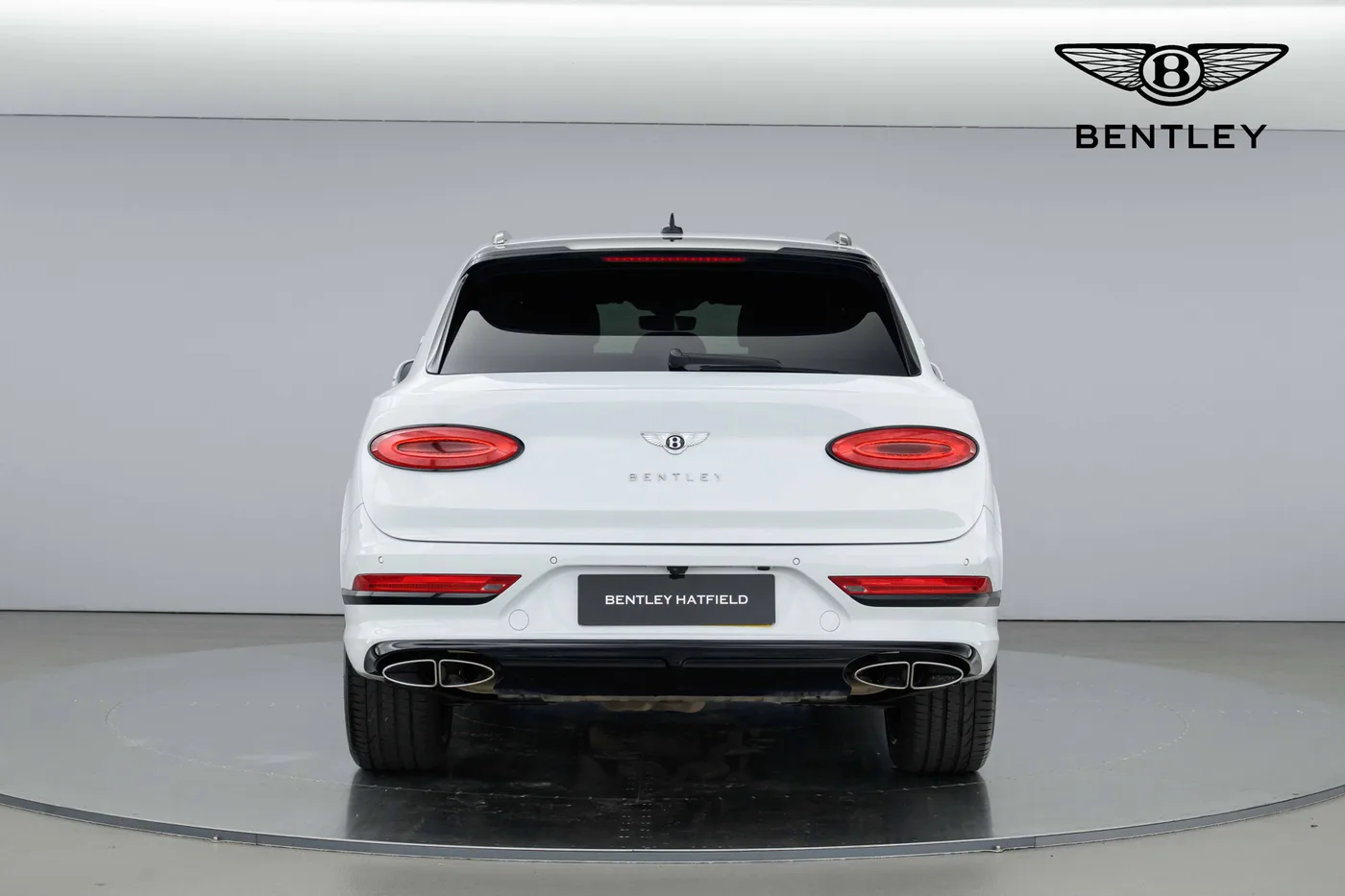 2021 Bentley Bentayga V8 offered by a franchised dealer group in Hatfield, United Kingdom, photo 5 of 25
