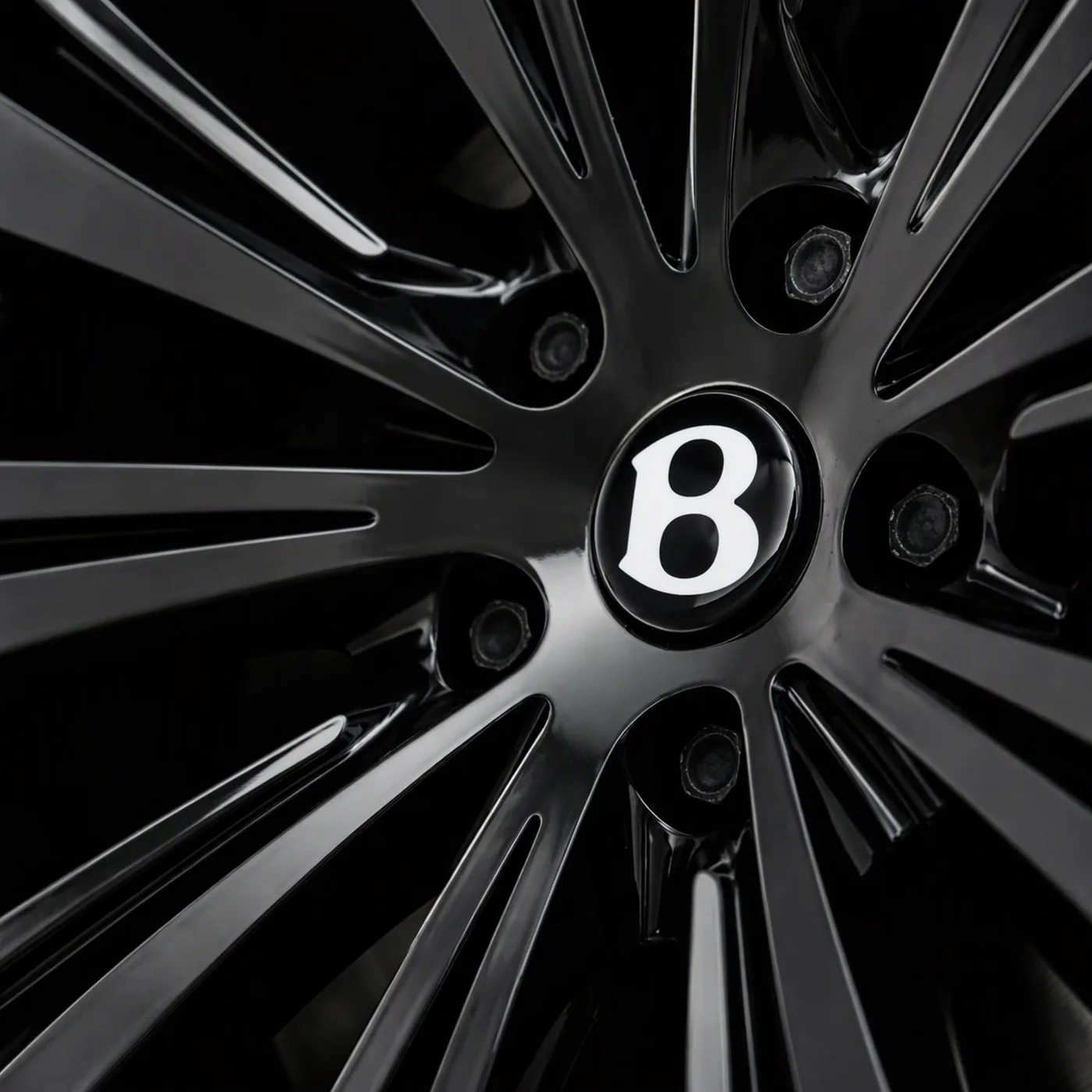2021 Bentley Bentayga V8 offered by a franchised dealer group in Hatfield, United Kingdom, photo 7 of 25