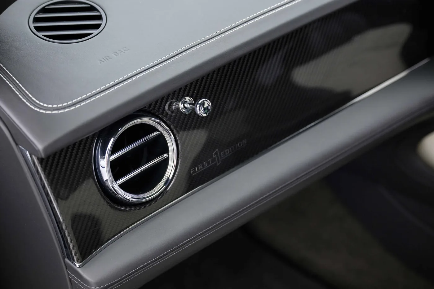 2021 Bentley Bentayga V8 offered by a franchised dealer group in Hatfield, United Kingdom, photo 18 of 25