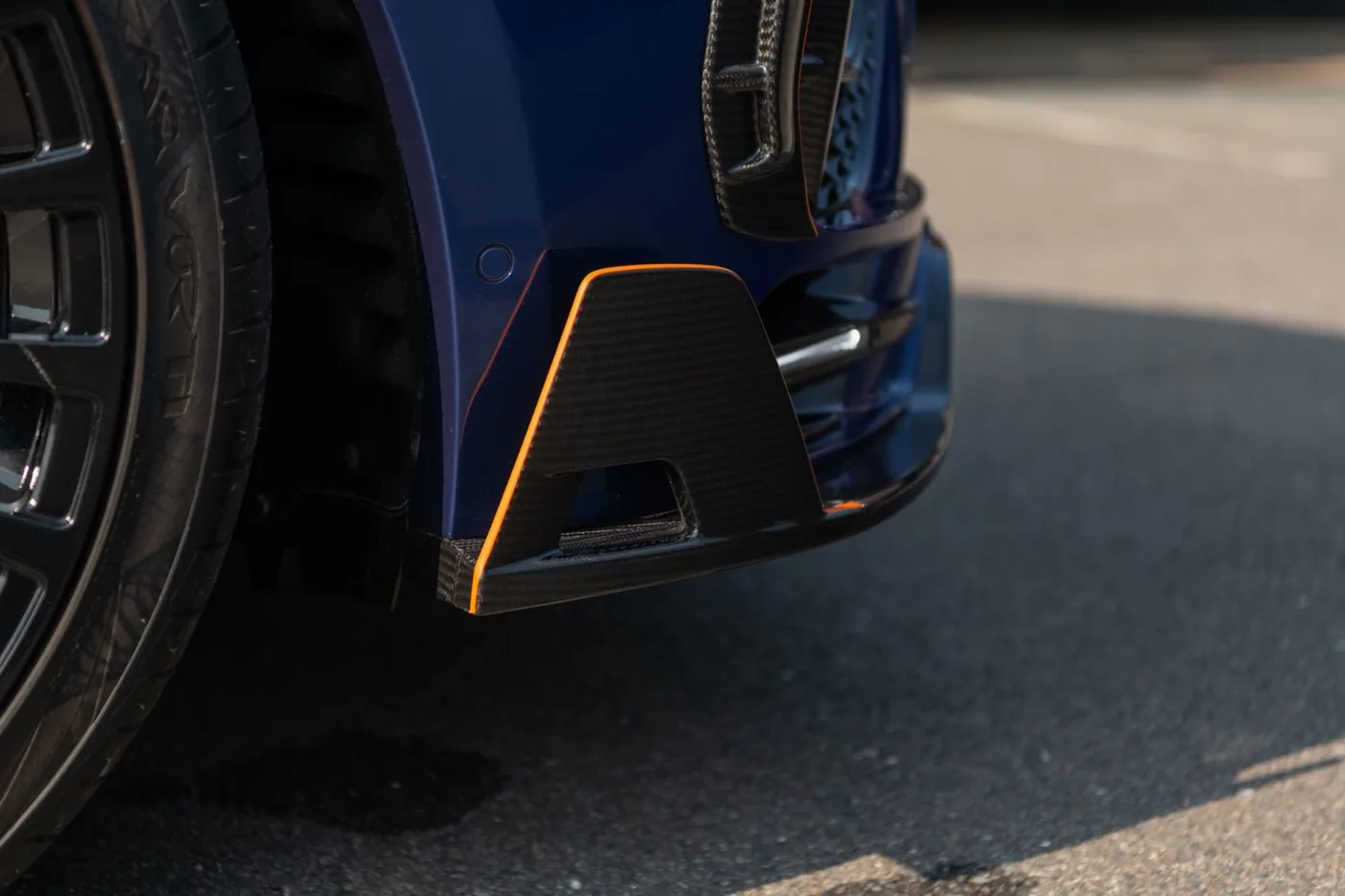2021 Bentley Bentayga V8 offered by a supercar dealer in Gronau, Germany, photo 15 of 25