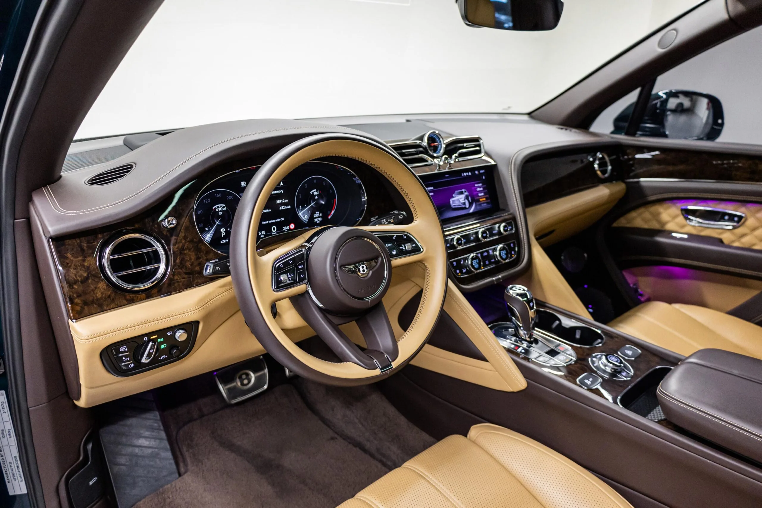 2021 Bentley Bentayga V8 First Edition, 9/28