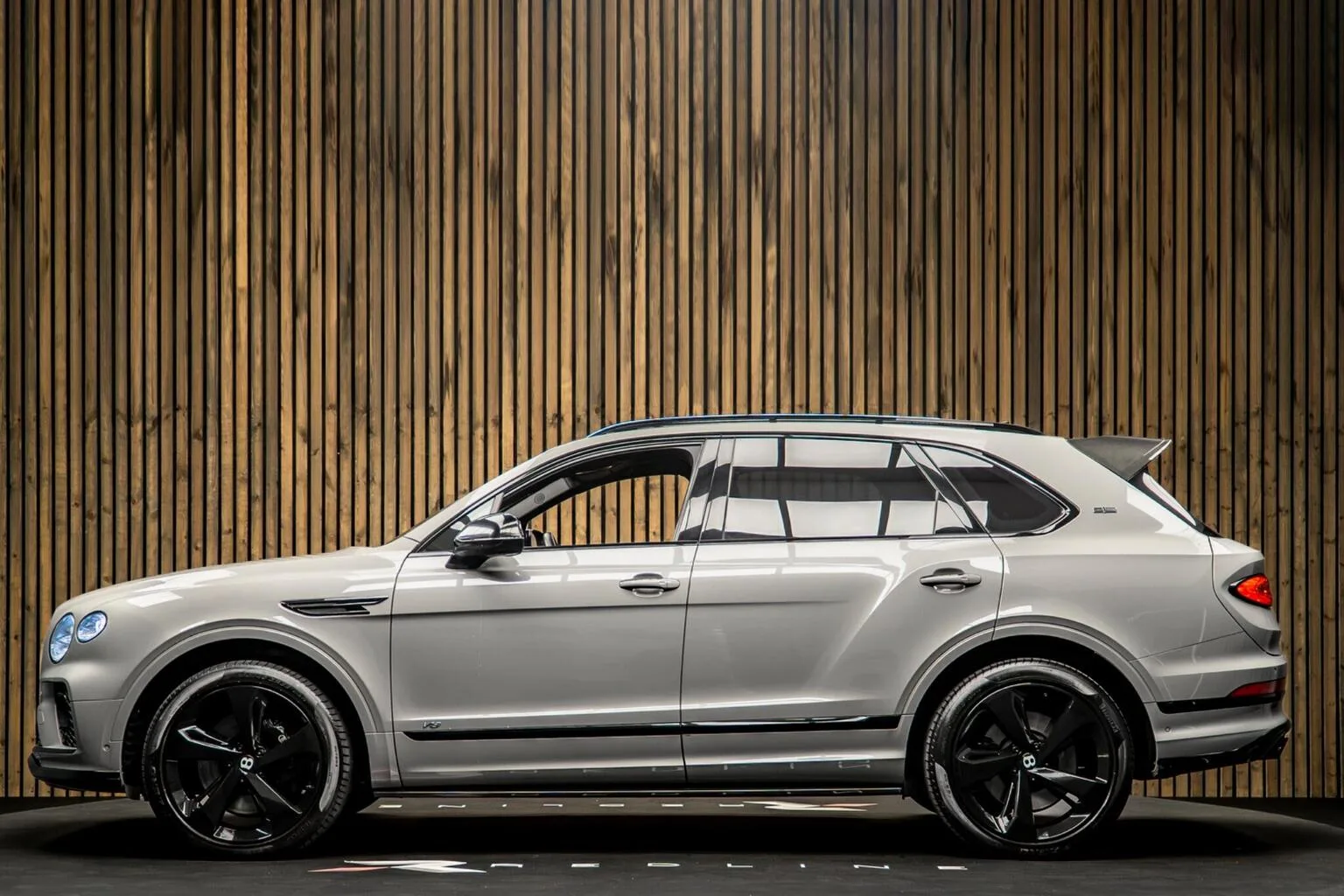 2021 Bentley Bentayga V8, 7/30