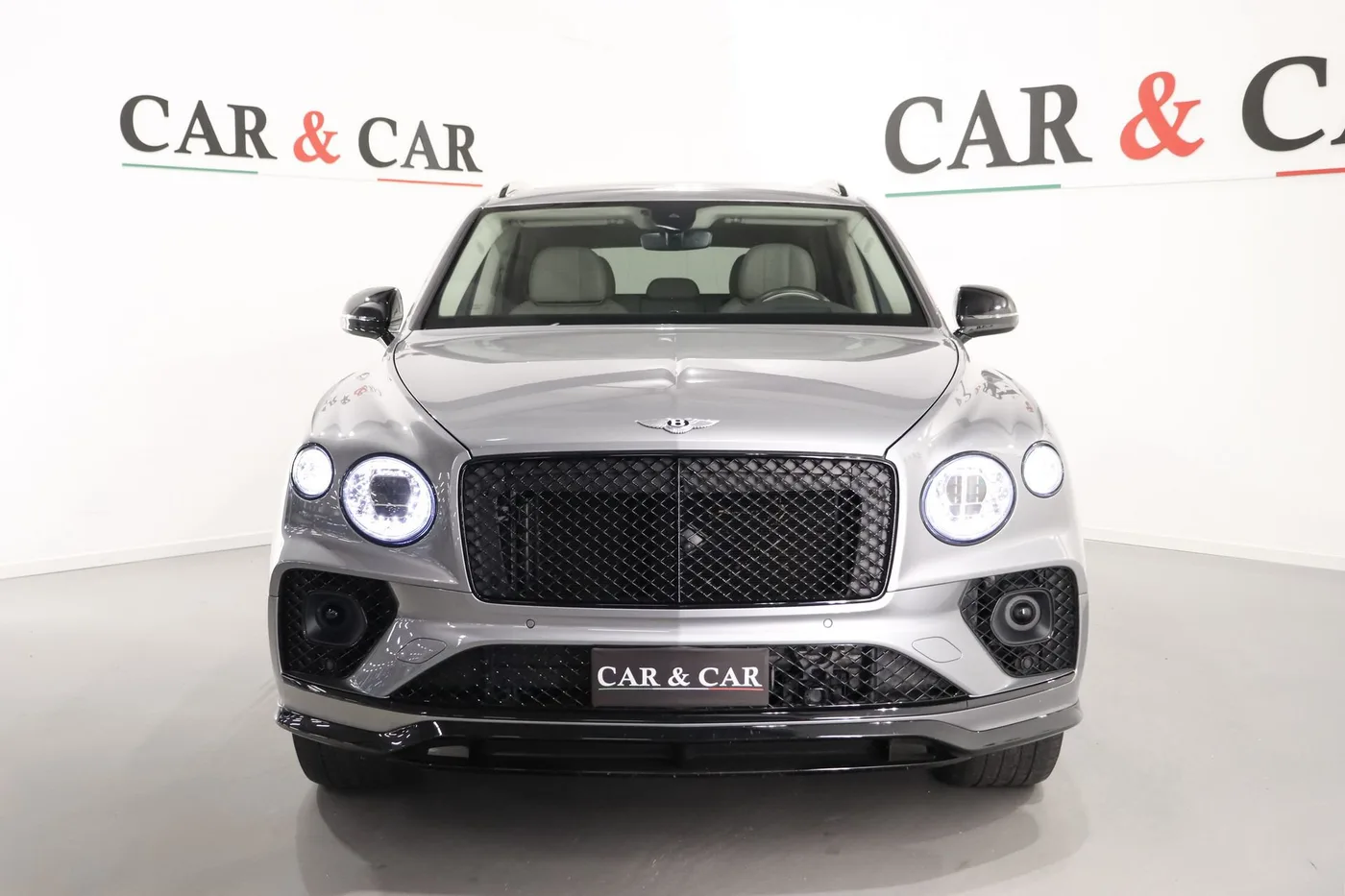 2021 Bentley Bentayga S V8 offered by a supercar dealer in Zibido San Giacomo, Italy, photo 3 of 25