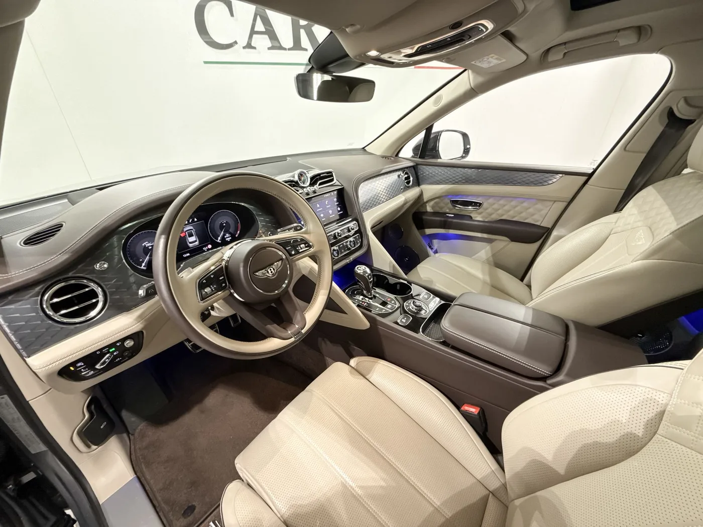 2021 Bentley Bentayga S V8 offered by a supercar dealer in Zibido San Giacomo, Italy, photo 10 of 25