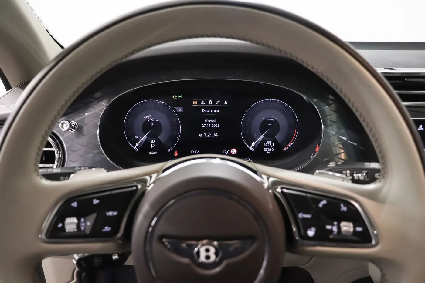2021 Bentley Bentayga S V8 offered by a supercar dealer in Zibido San Giacomo, Italy, photo 20 of 25