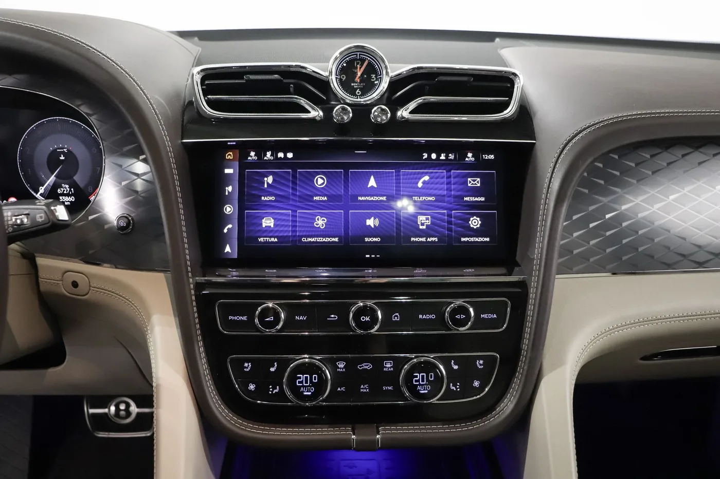 2021 Bentley Bentayga S V8 offered by a supercar dealer in Zibido San Giacomo, Italy, photo 22 of 25
