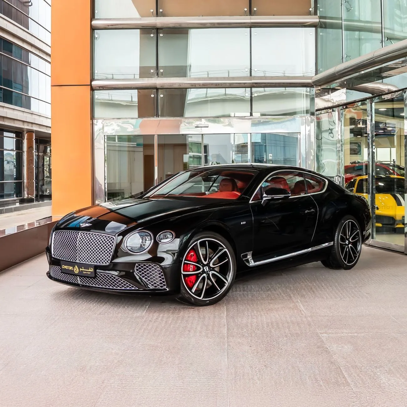2021 Bentley Continental GT proposée par un concessionnaire spécialisé à Dubai, Émirats arabes unis, photo principale