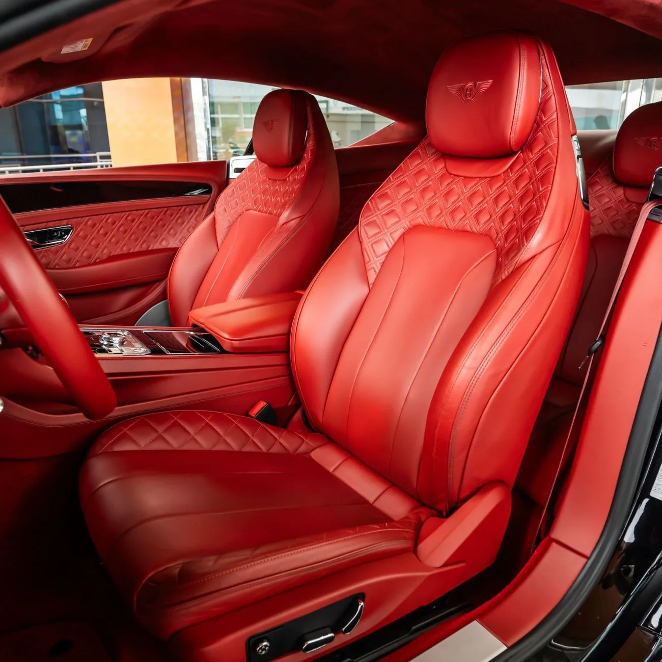 2021 Bentley Continental GT angeboten von einem Fachhändler in Dubai, Vereinigte Arabische Emirate, Foto 8 von 20