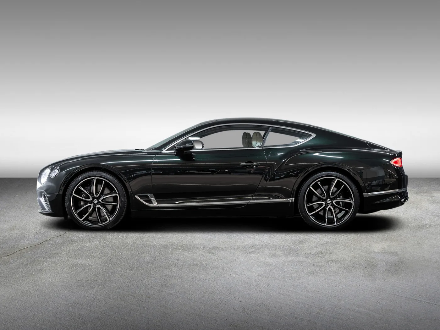 2021 Bentley Continental GT V8 offered by an official Bentley dealer in Leusden, Netherlands, photo 4 of 15