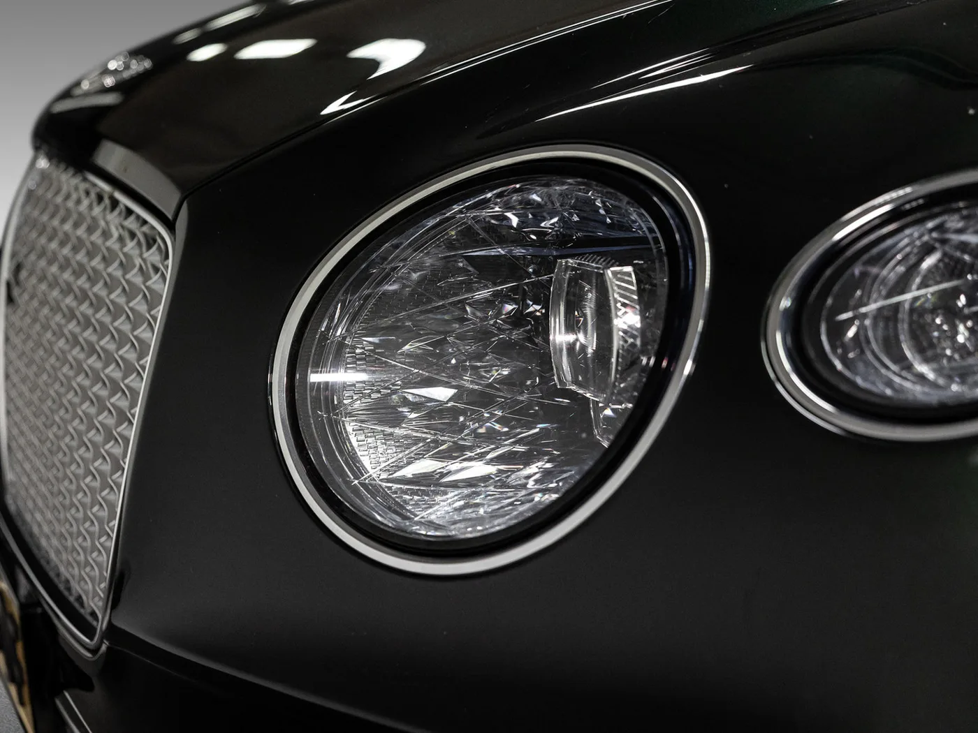 2021 Bentley Continental GT V8 offered by an official Bentley dealer in Leusden, Netherlands, photo 9 of 15