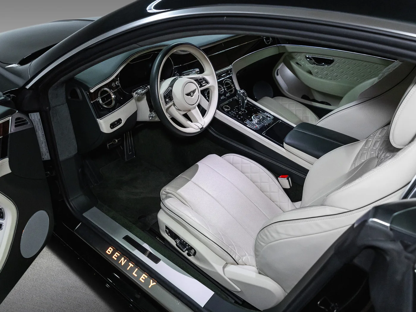 2021 Bentley Continental GT V8 offered by an official Bentley dealer in Leusden, Netherlands, photo 11 of 15