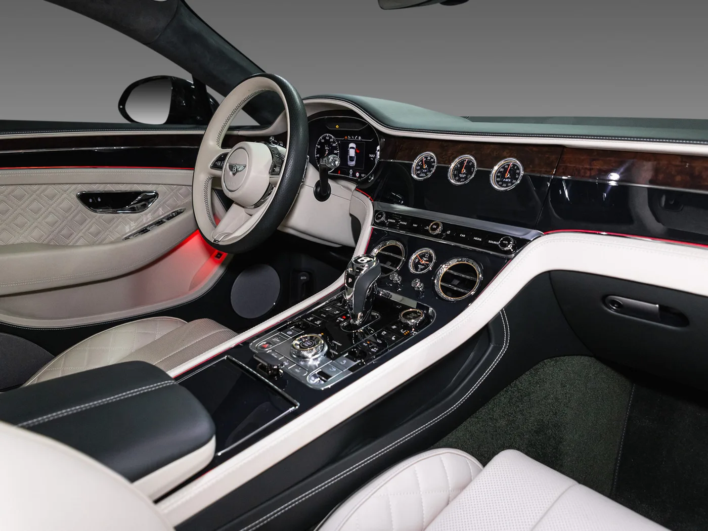 2021 Bentley Continental GT V8 offered by an official Bentley dealer in Leusden, Netherlands, photo 12 of 15