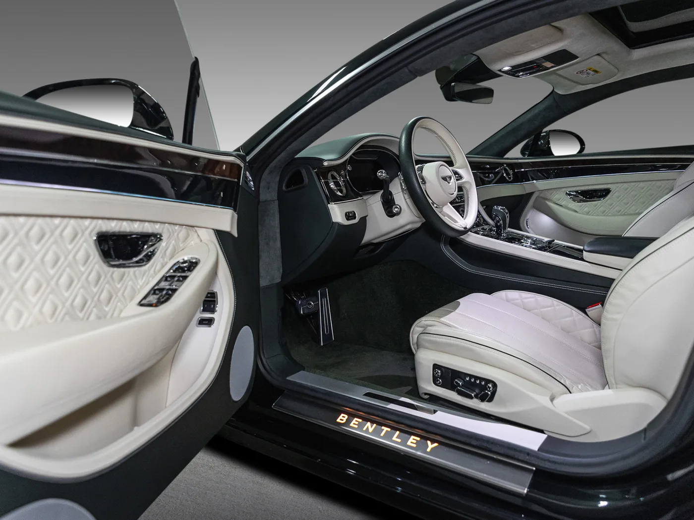 2021 Bentley Continental GT V8 offered by an official Bentley dealer in Leusden, Netherlands, photo 13 of 15