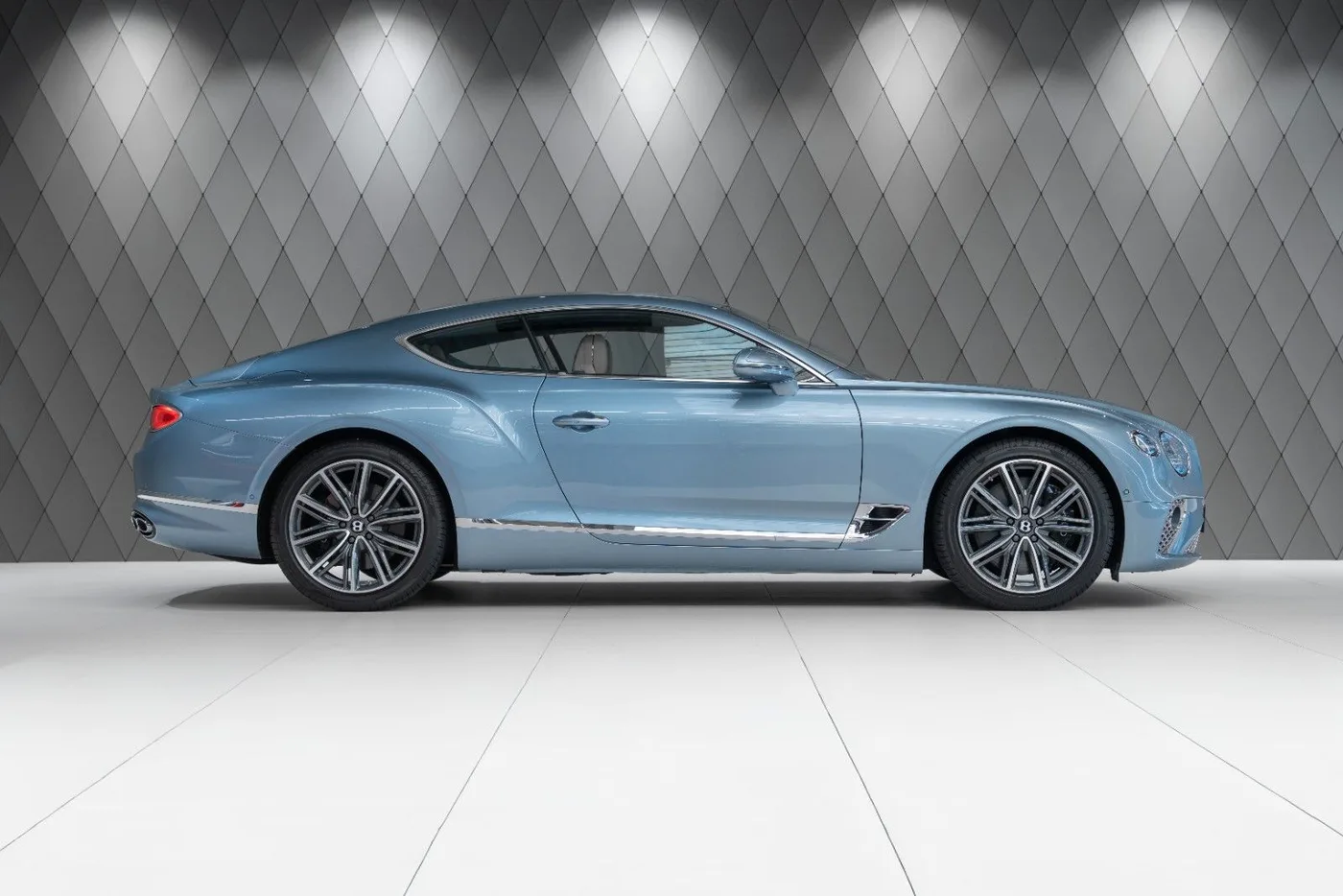 2021 Bentley Continental GT V8 proposée par un spécialiste de la supercar à Schenefeld, Allemagne, photo 3 sur 25