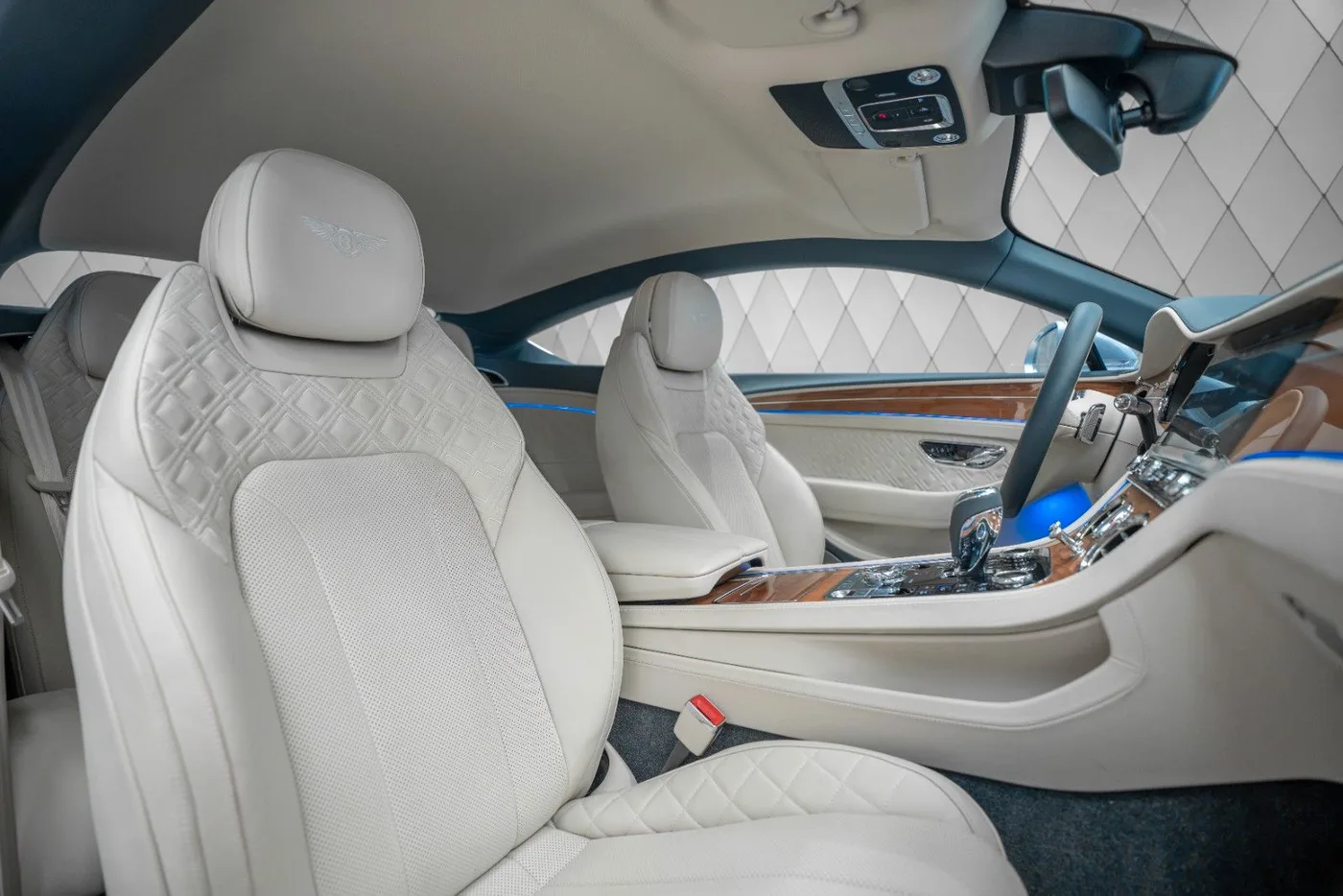 2021 Bentley Continental GT V8 proposée par un spécialiste de la supercar à Schenefeld, Allemagne, photo 15 sur 25