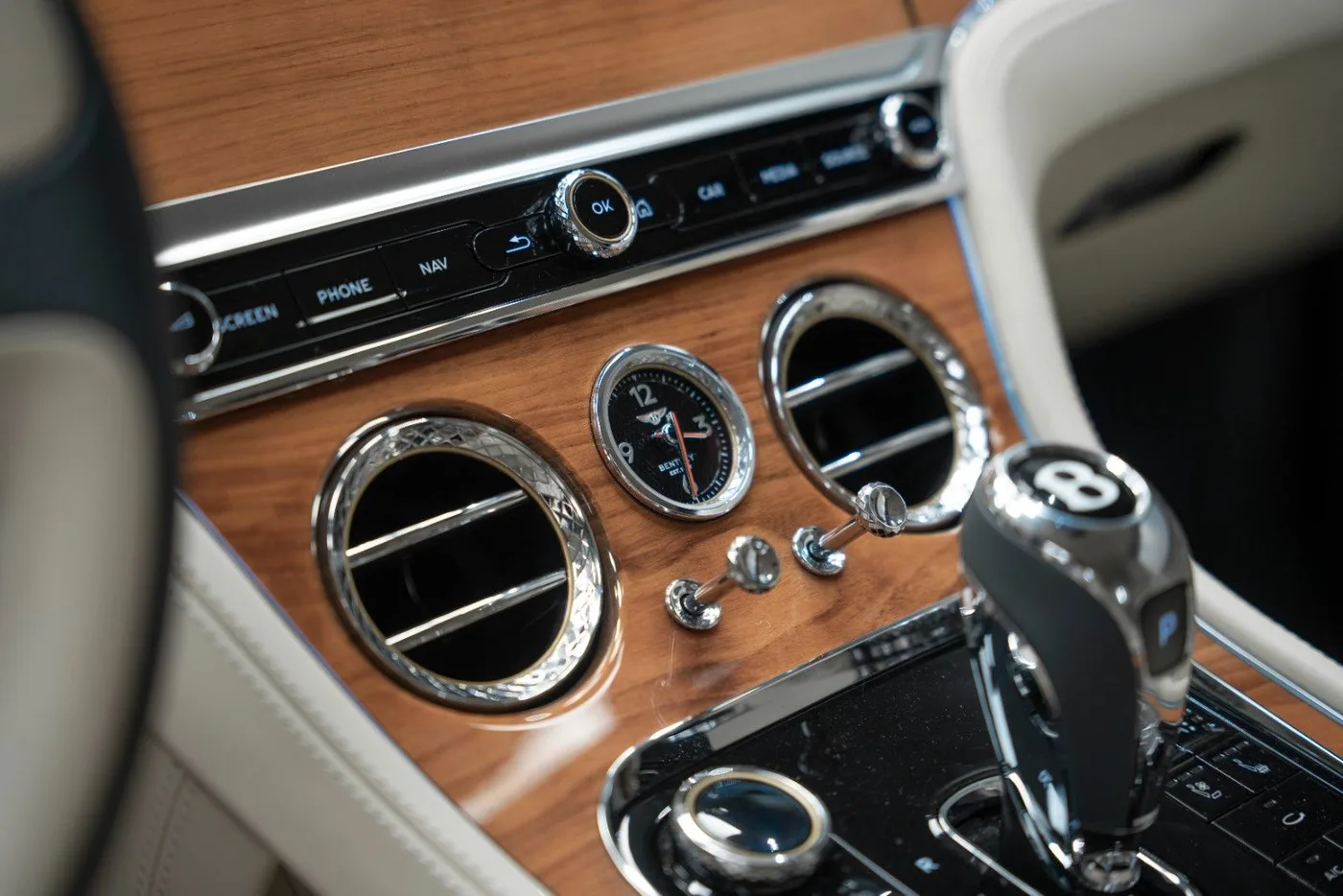 2021 Bentley Continental GT V8 proposée par un spécialiste de la supercar à Schenefeld, Allemagne, photo 22 sur 25