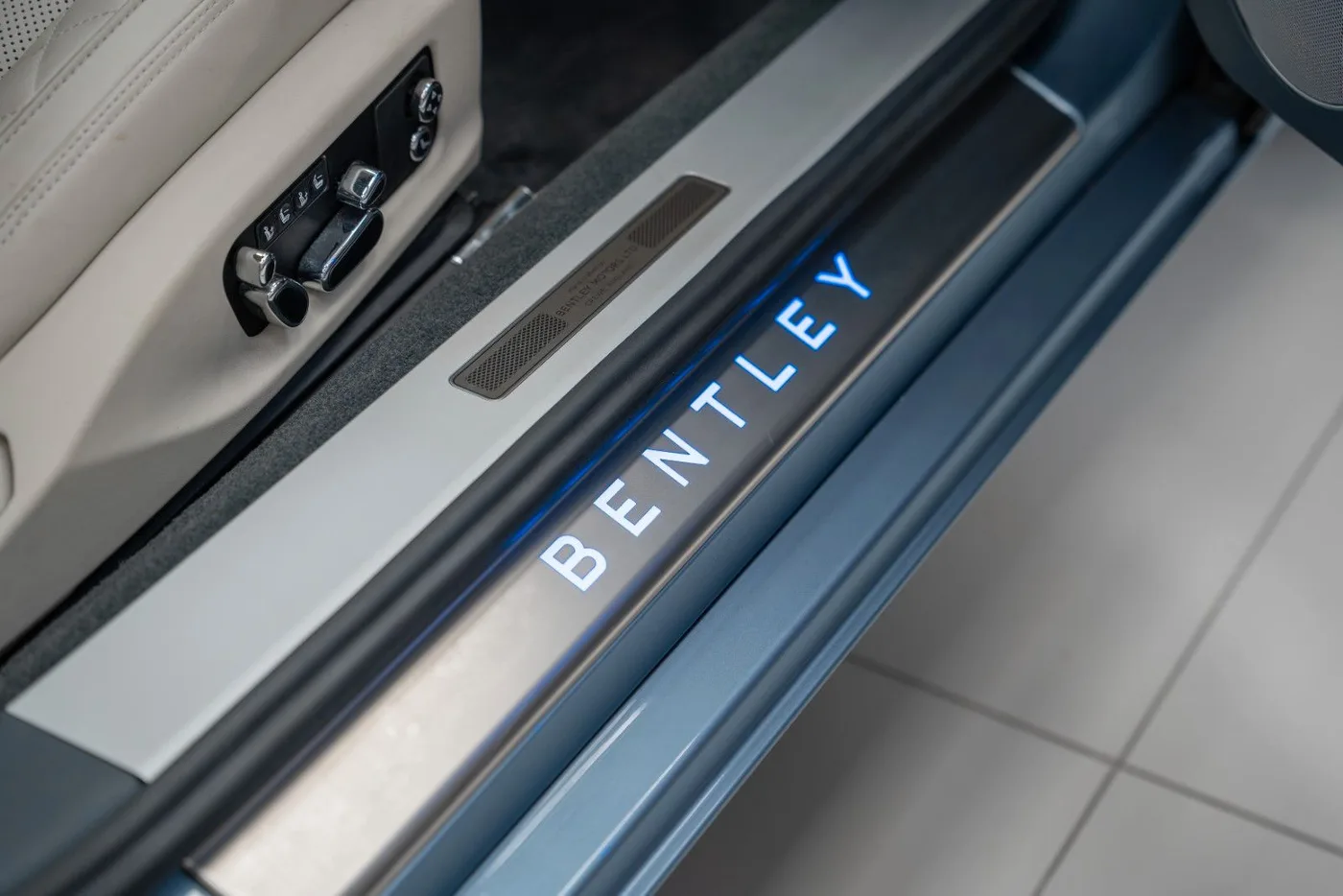 2021 Bentley Continental GT V8 proposée par un spécialiste de la supercar à Schenefeld, Allemagne, photo 24 sur 25