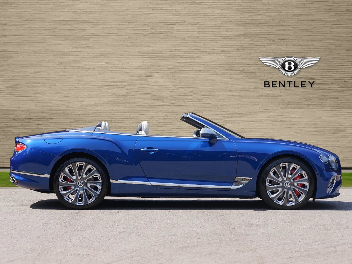 2021 Bentley Continental GTC Mulliner offered by a franchised dealer group in Ripley, United Kingdom, photo 7 of 25