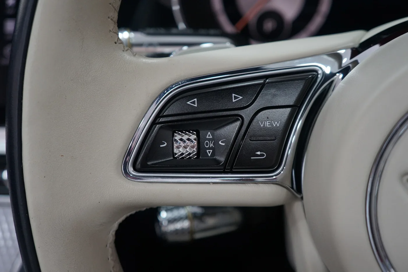 2021 Bentley Continental GTC Mulliner offered by a franchised dealer group in Ripley, United Kingdom, photo 20 of 25