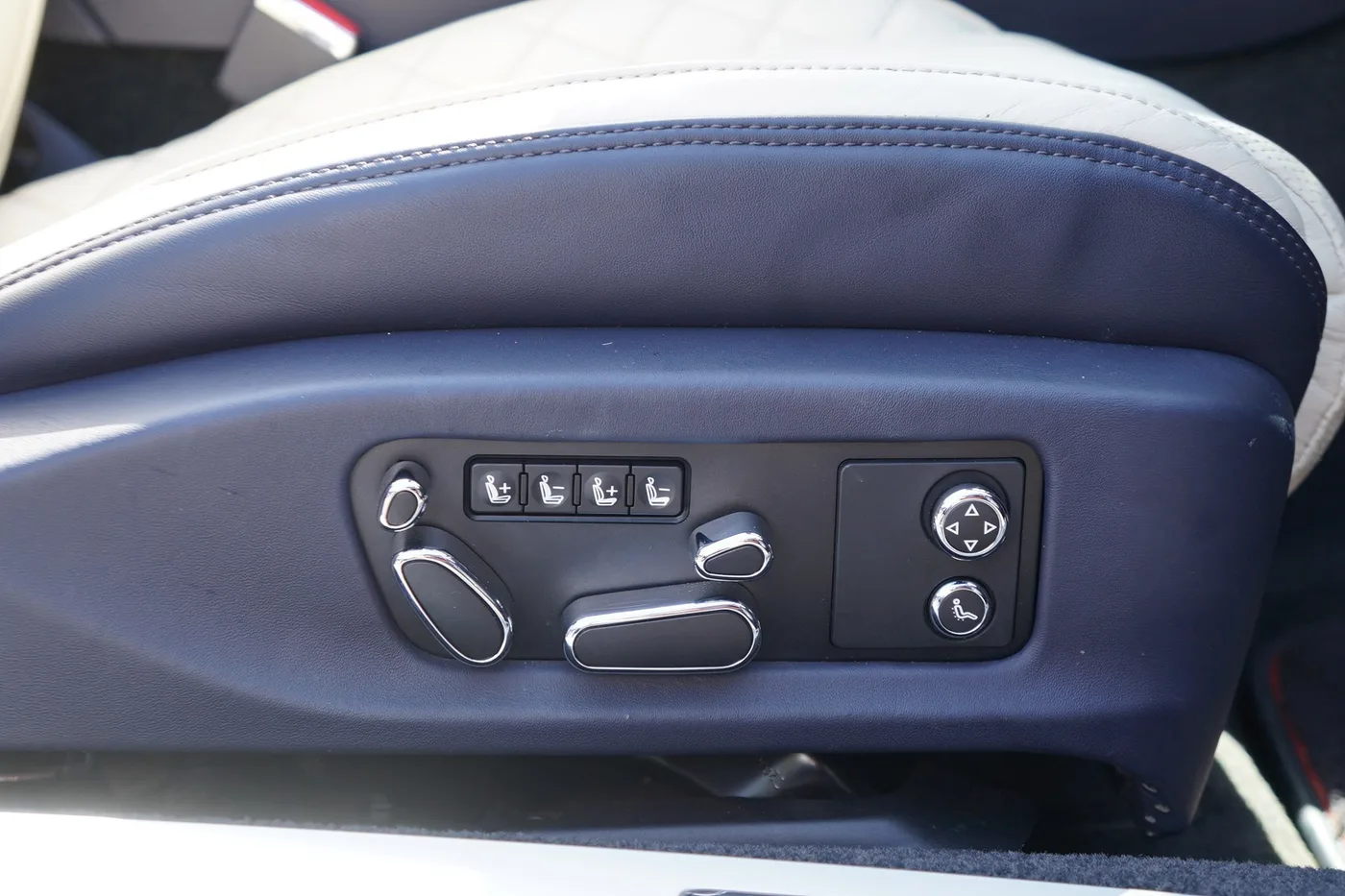 2021 Bentley Continental GTC Mulliner offered by a franchised dealer group in Ripley, United Kingdom, photo 25 of 25