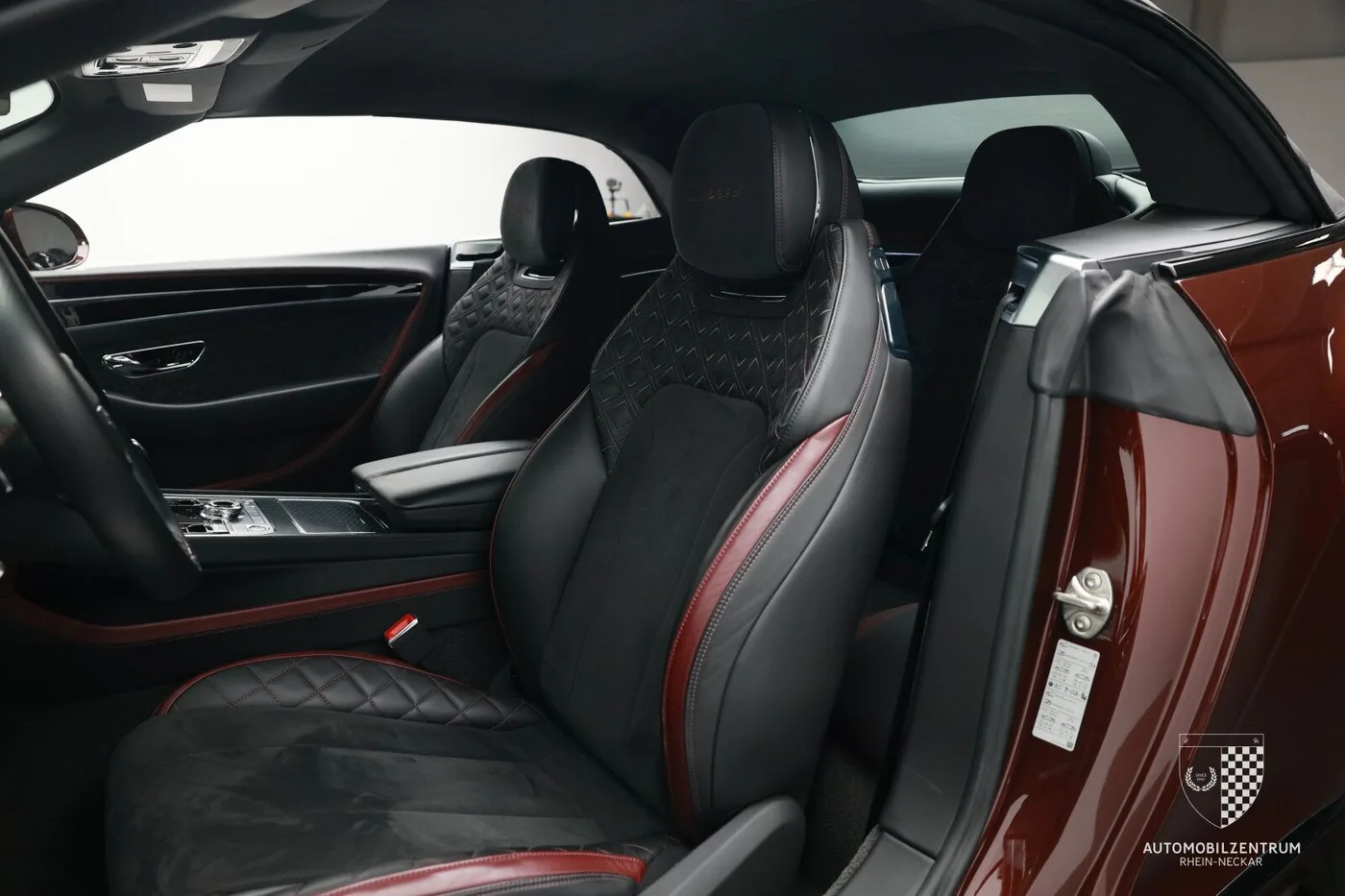 2021 Bentley Continental GTC Speed offered by a supercar dealer in Viernheim, Germany, photo 15 of 25