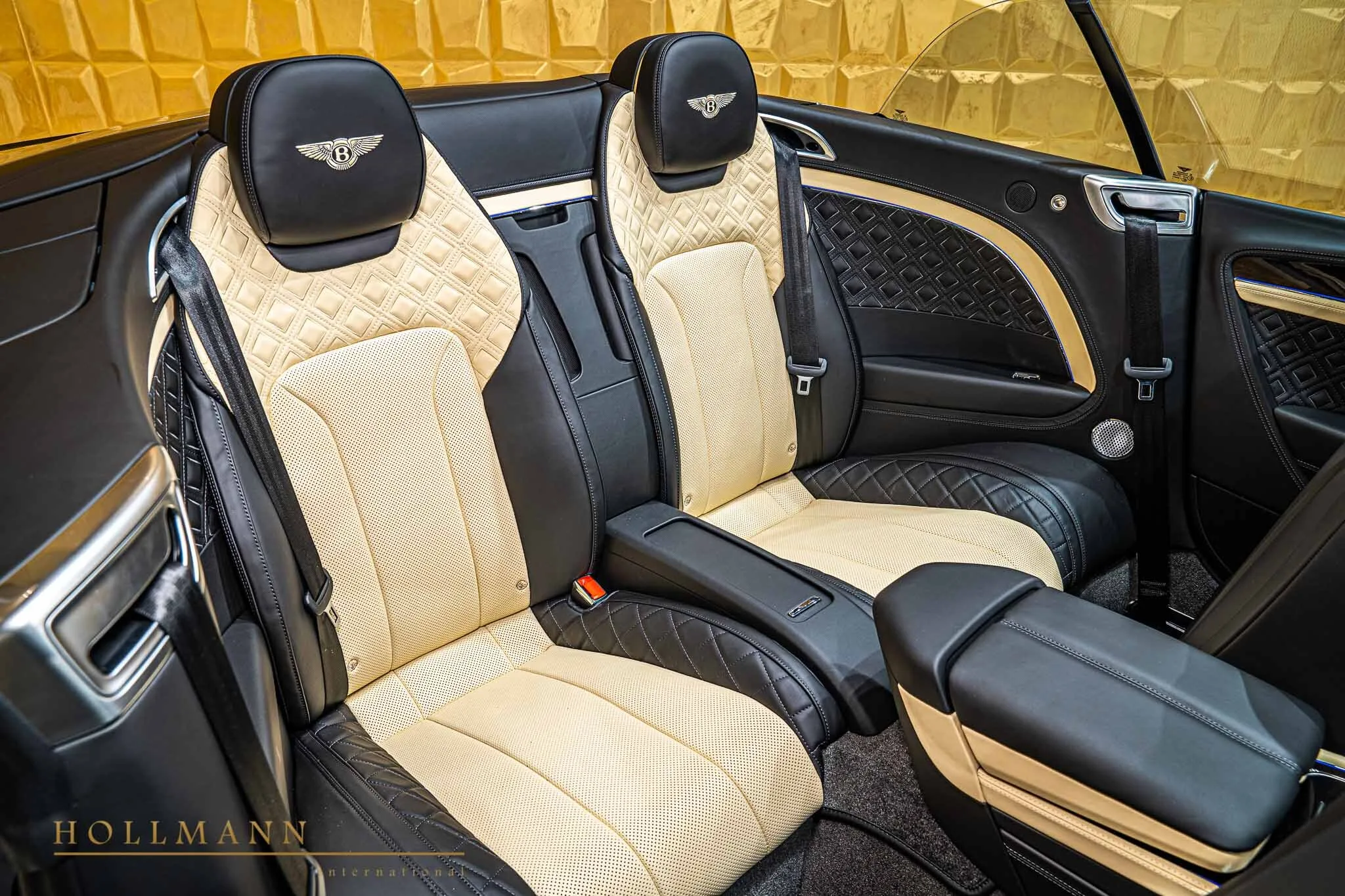 2021 Bentley Continental GTC V8, 19/22