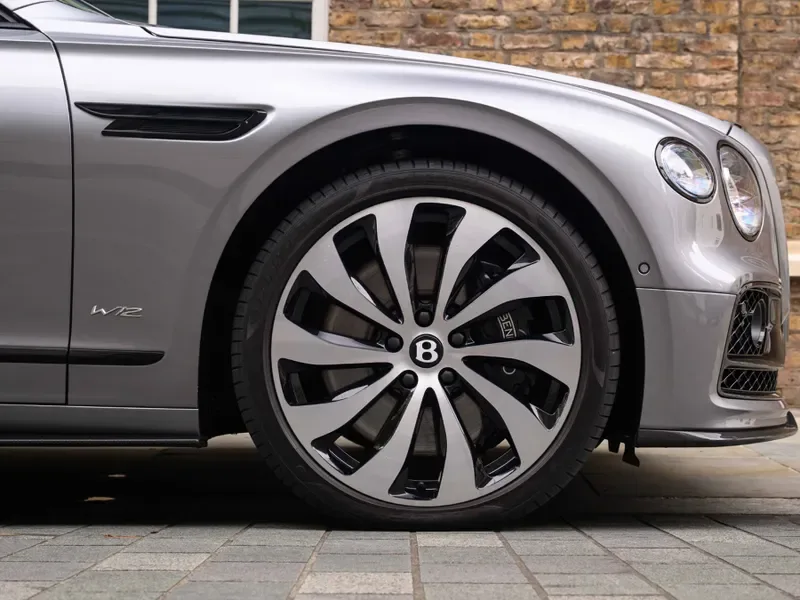 2021 Bentley Flying Spur, 6/30